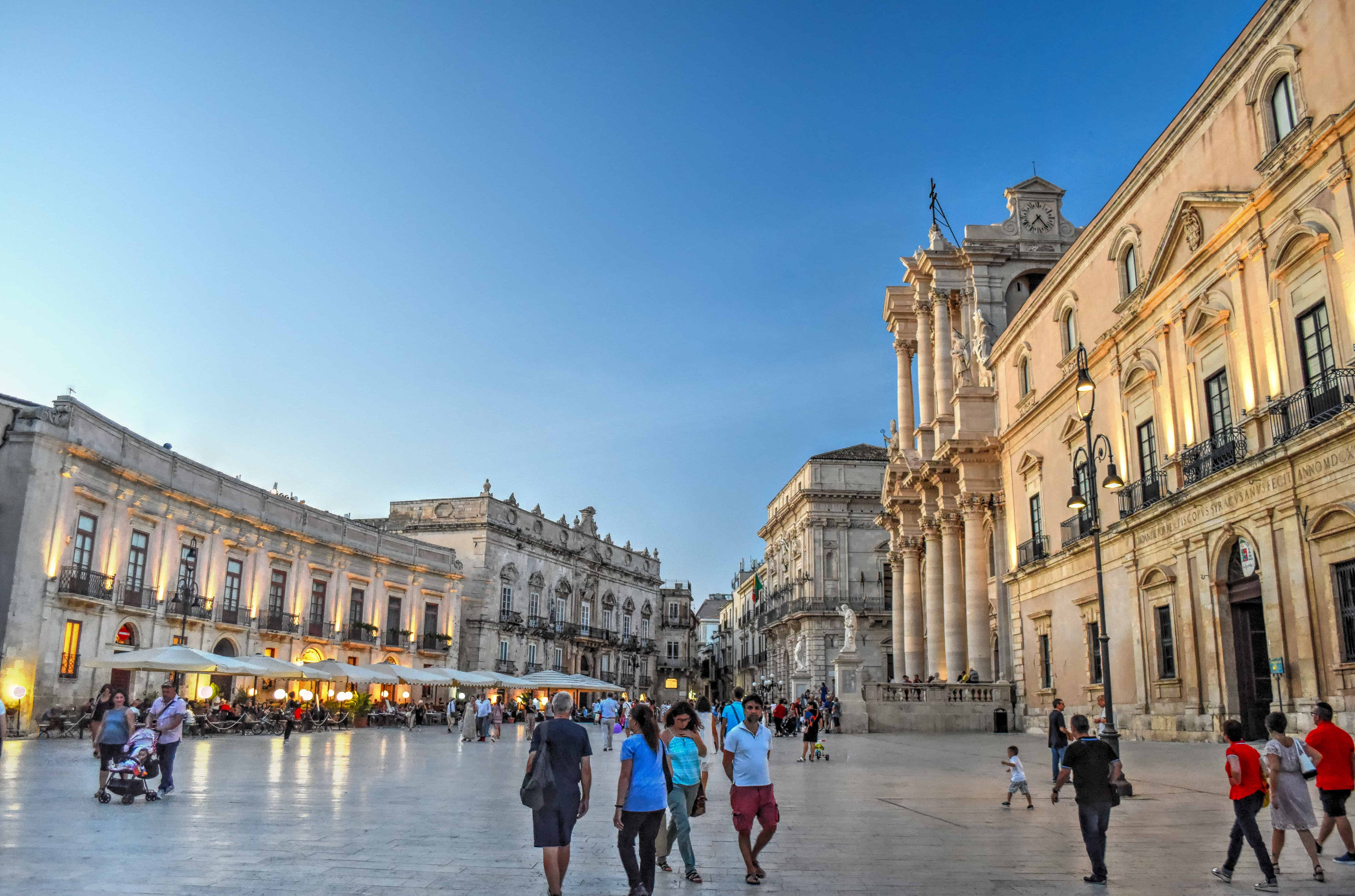 oritiga piazza duomo sicily traval