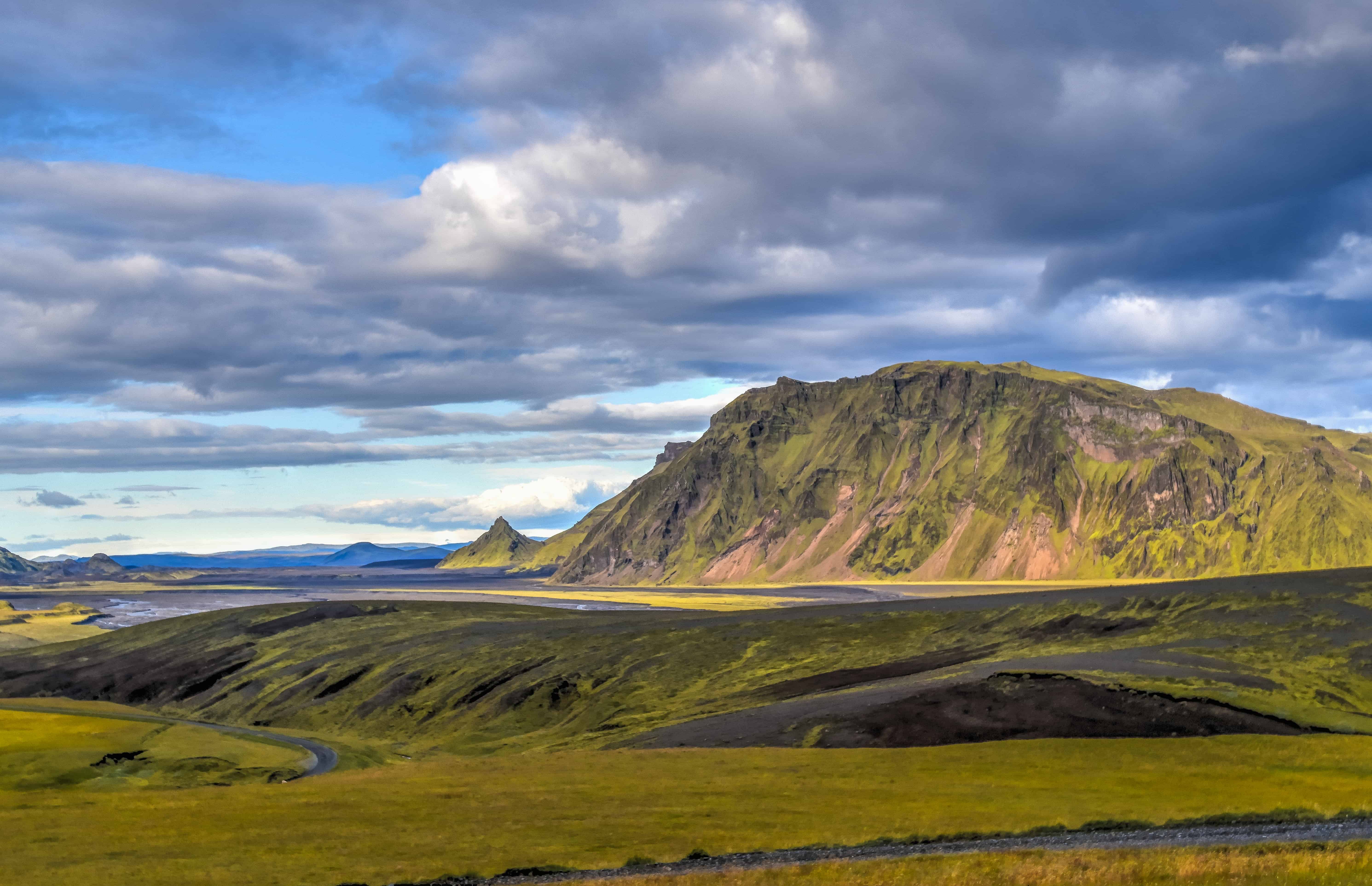 drive to Þakgil scenery