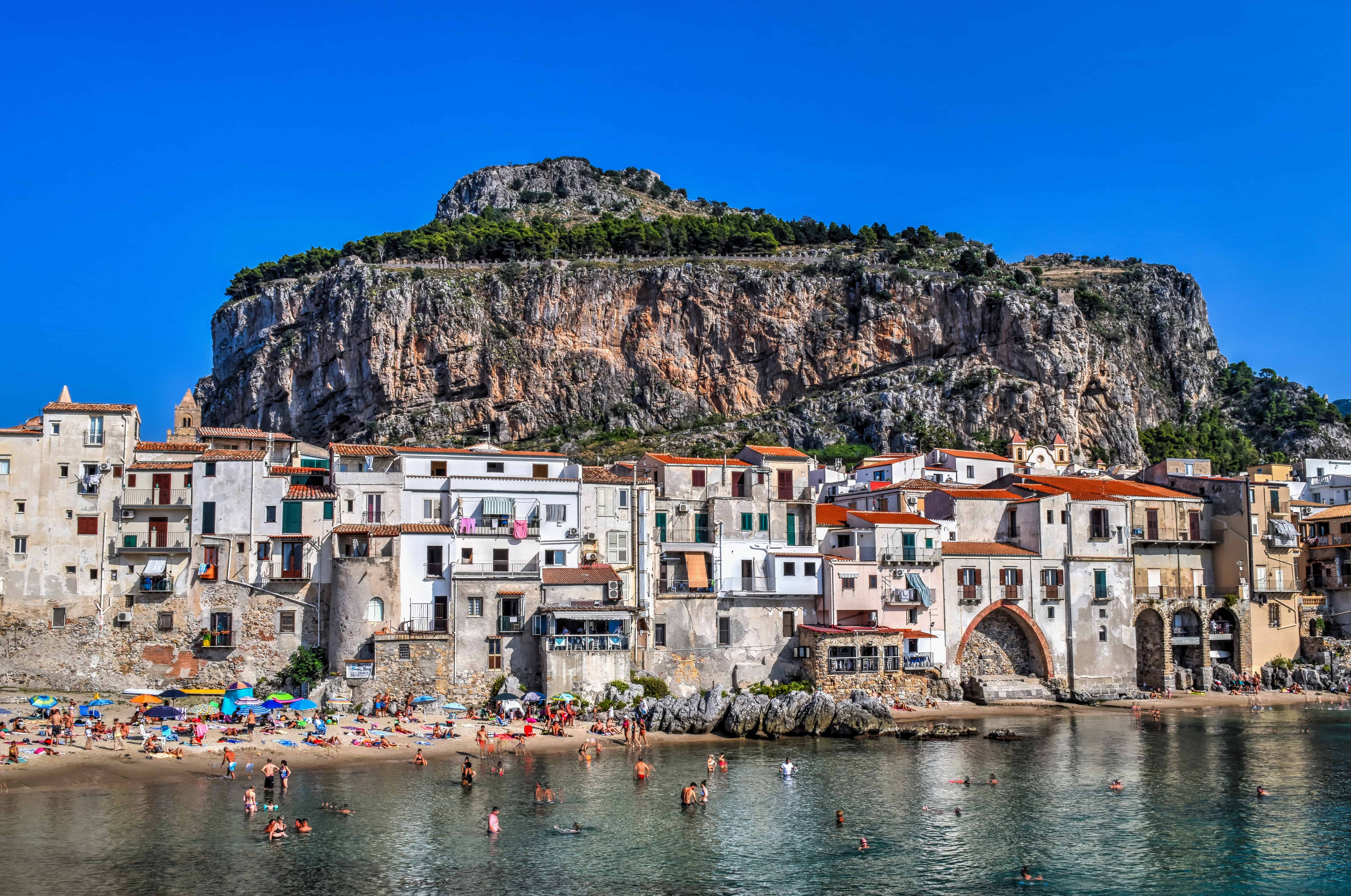 cefalu travel sicily