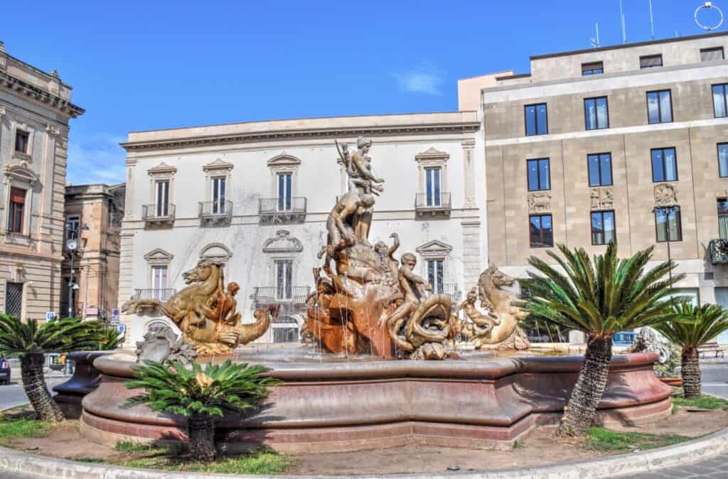 ortigia sicily fountain diana