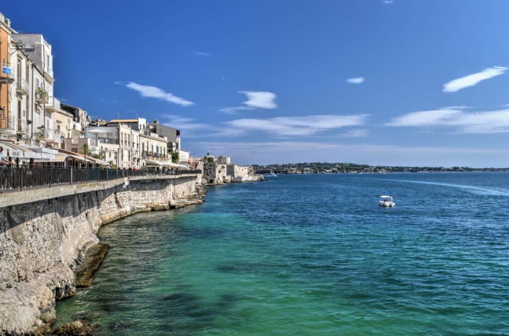 ortigia siracusa alfeo promenade