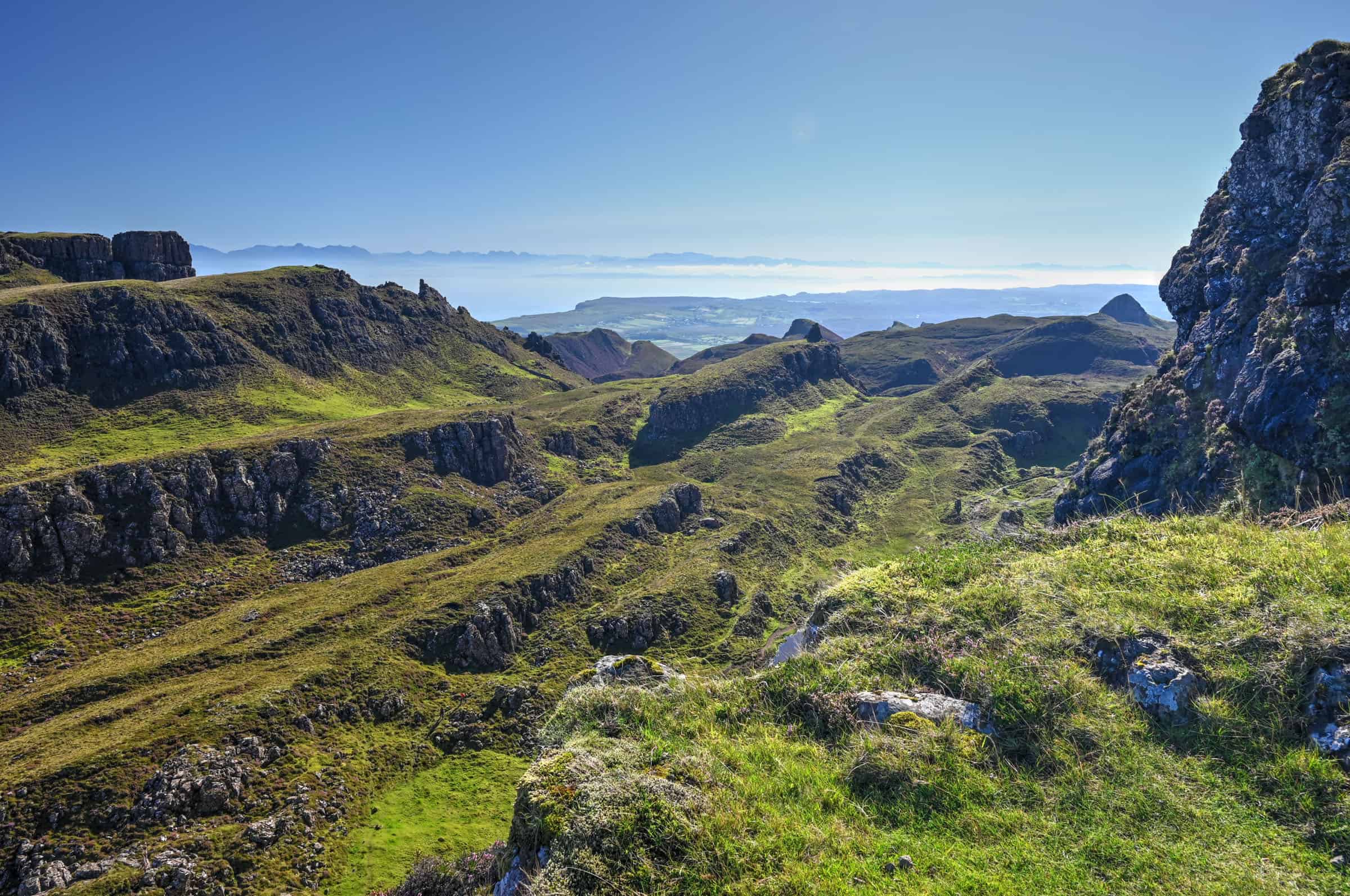 quiraing trail mountain views