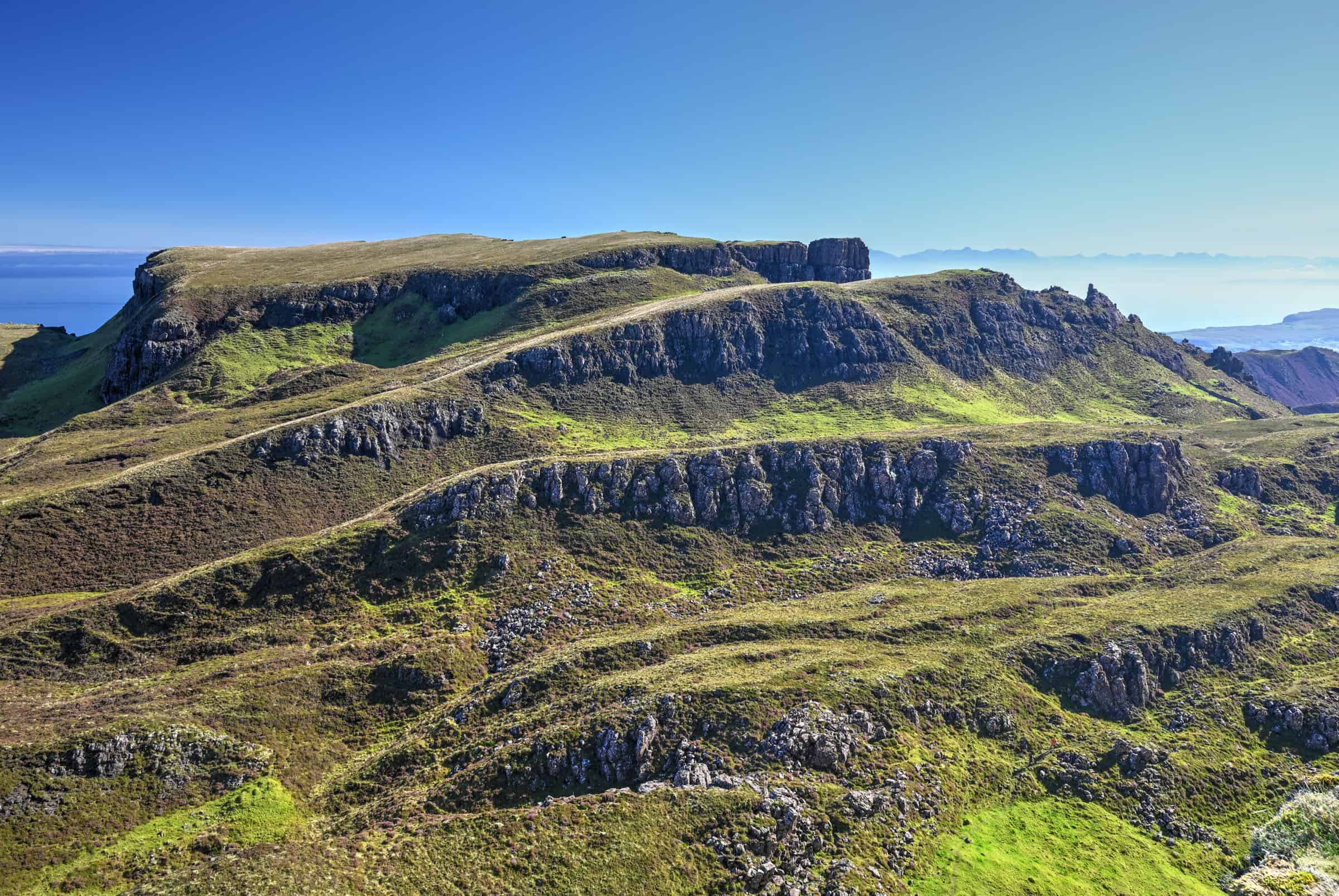 scotland quiraing trail mountain views