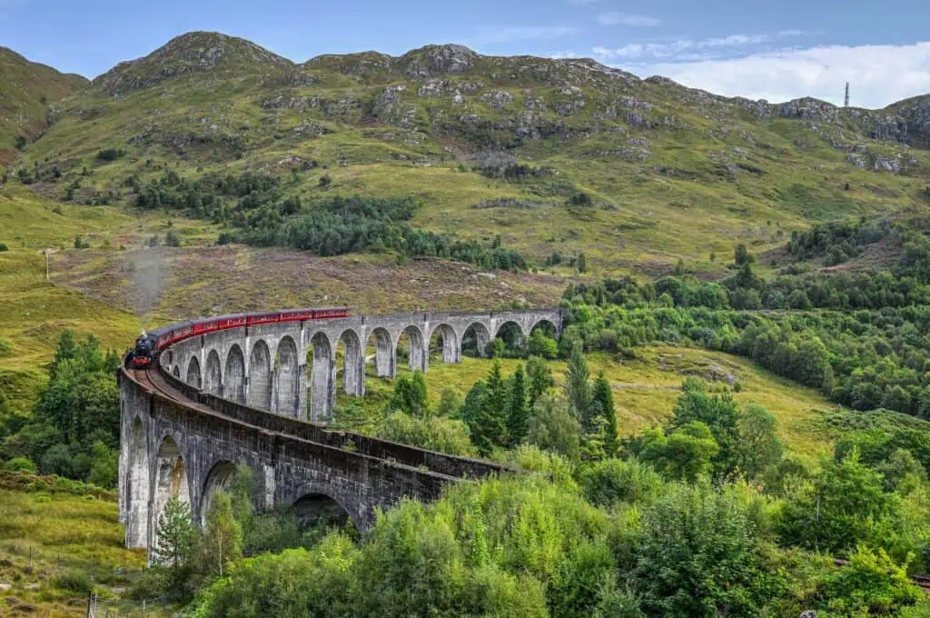 Glenfinnan viaduct harry potter train