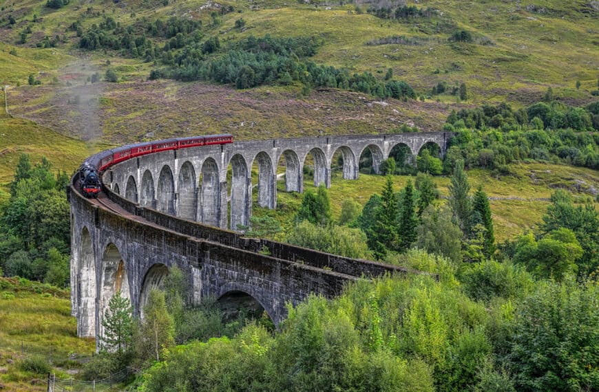 Glenfinnan viaduct hogwarts express