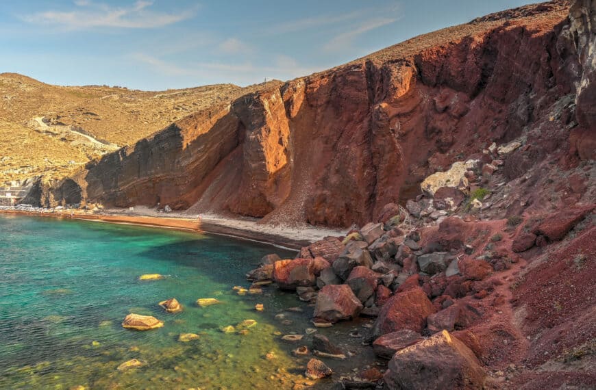 red beach santorini