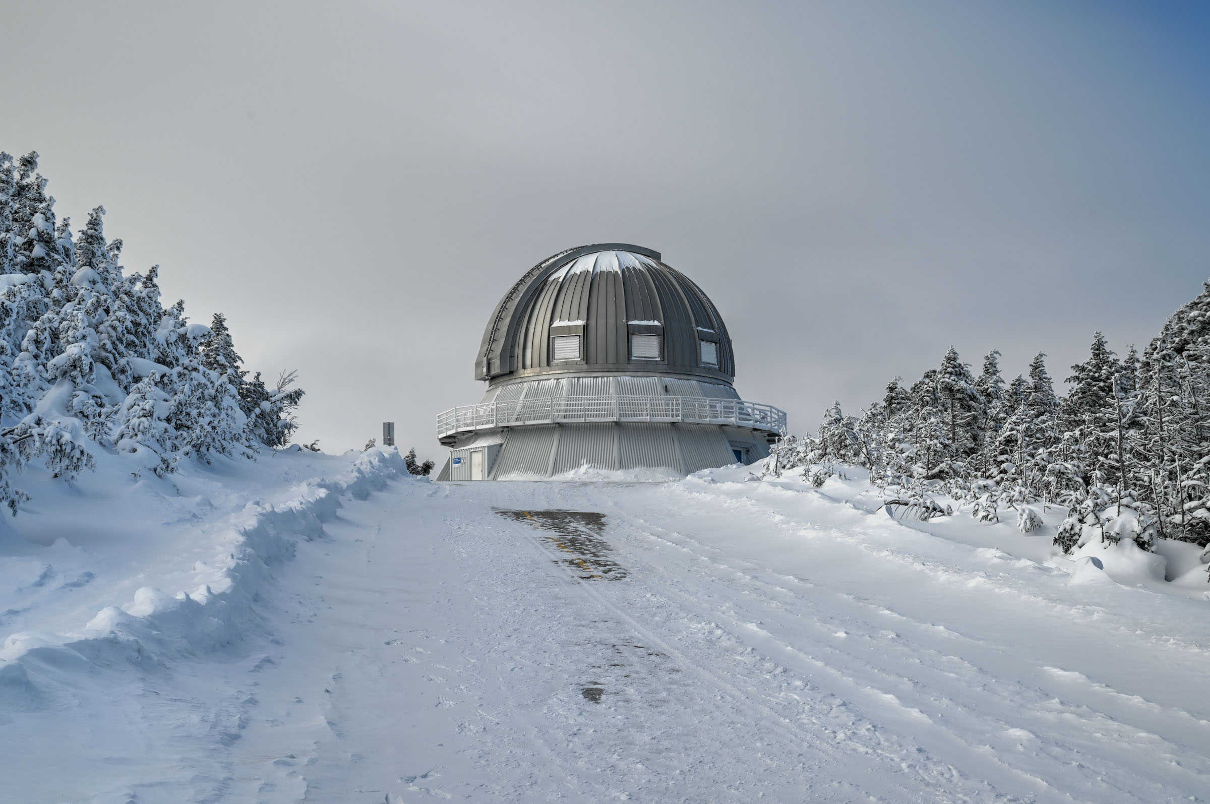 observatory on mont mégantic summit