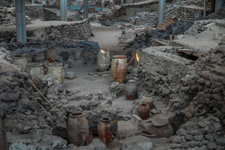 akrotiri archeological site santorini