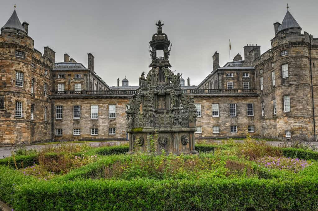 holyroodhouse palace edinburgh