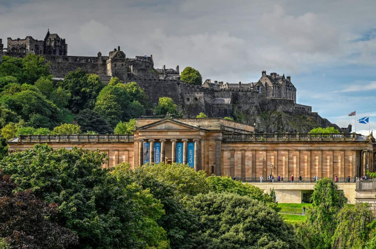 Scottish National Gallery princes street gardens and Edinburgh castle