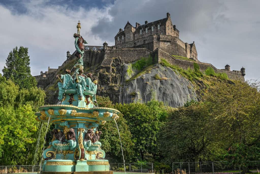 ross fountain and edinburgh castle in princes garden park