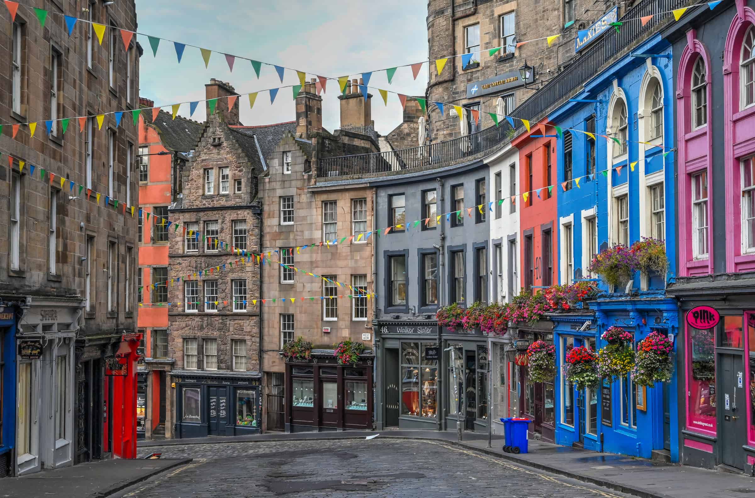 colorful facades victoria street edinburgh