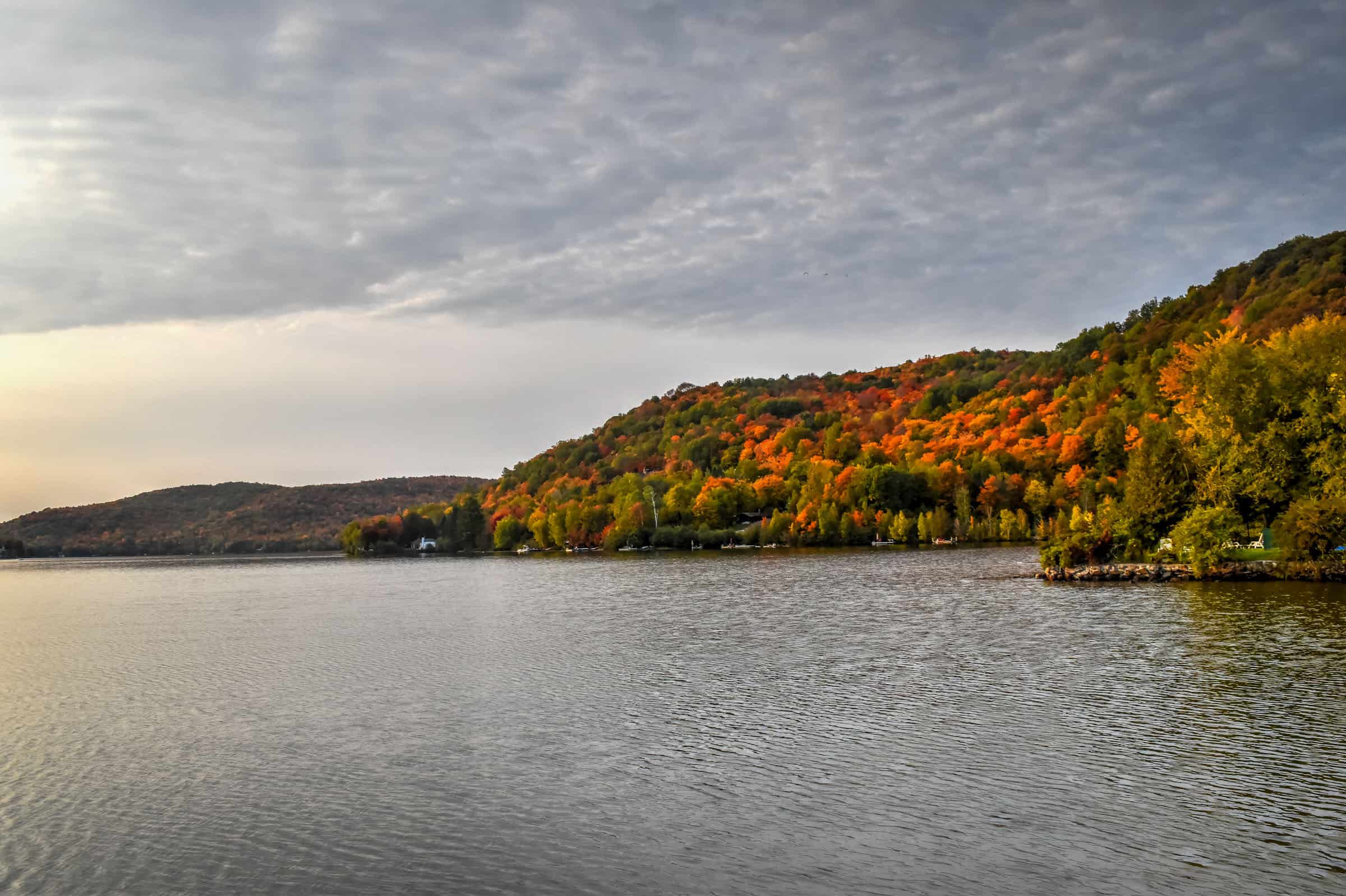 lac mercier walking trail mont-tremblant fall