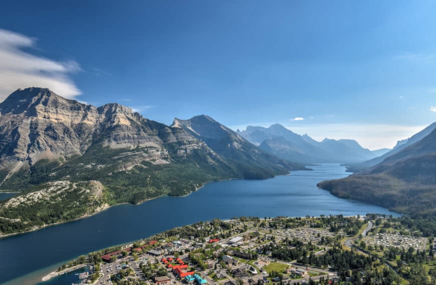 amazing views from the Bear's hump trail in waterton lakes national park