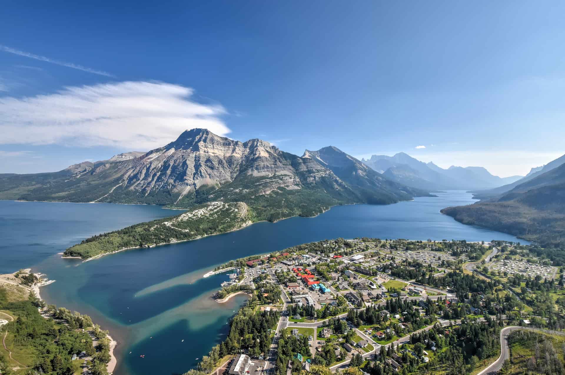 Bear's hump trail in waterton lakes national park