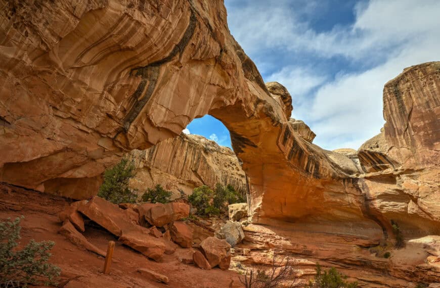 hickman bridge trail in capitol reef