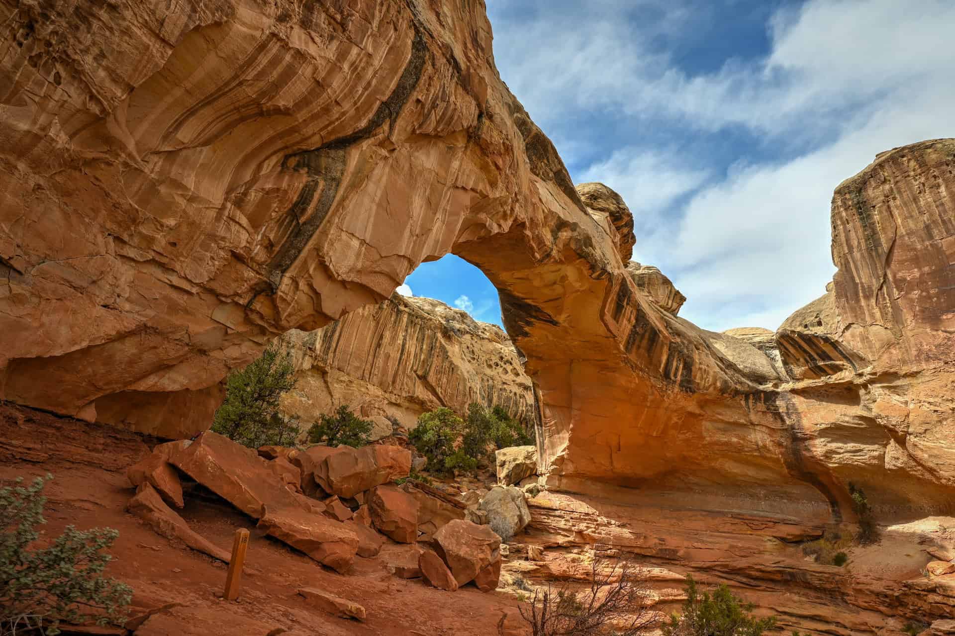 hickman bridge trail in capitol reef