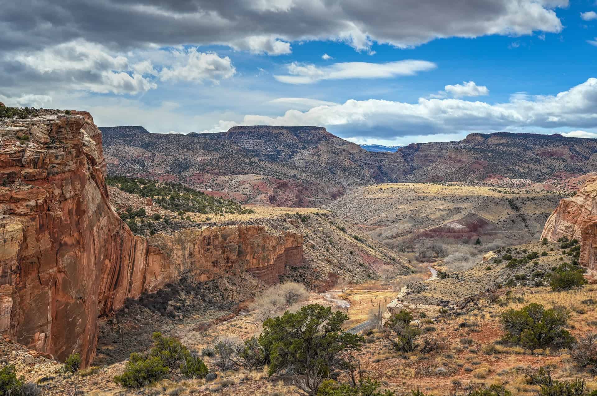 viewpoint along hickman bridge trail in capitol reef
