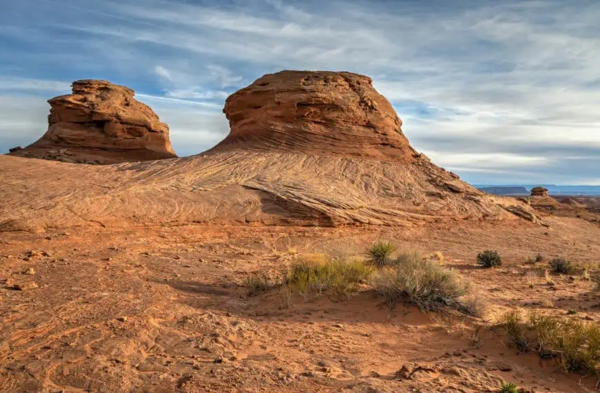 rock formations along the beehive trail near page