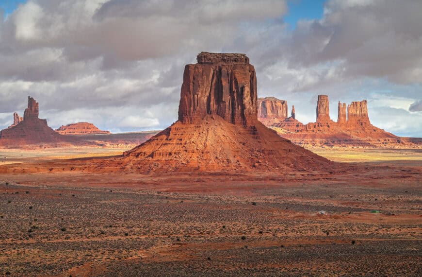view from Artist’s Point in monument valley