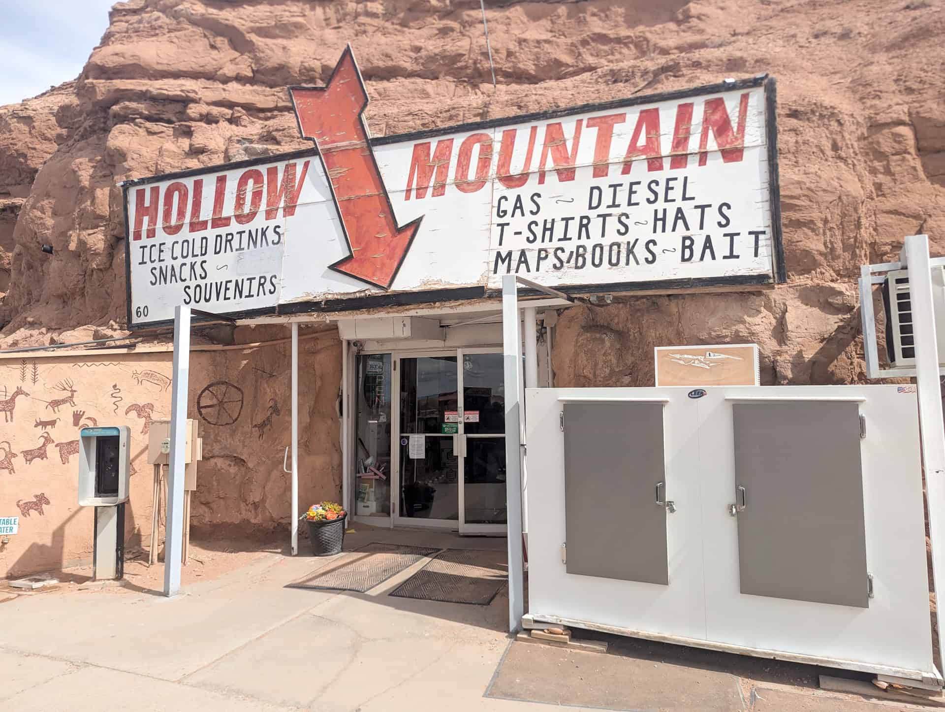 hollow mountain in hanksville utah