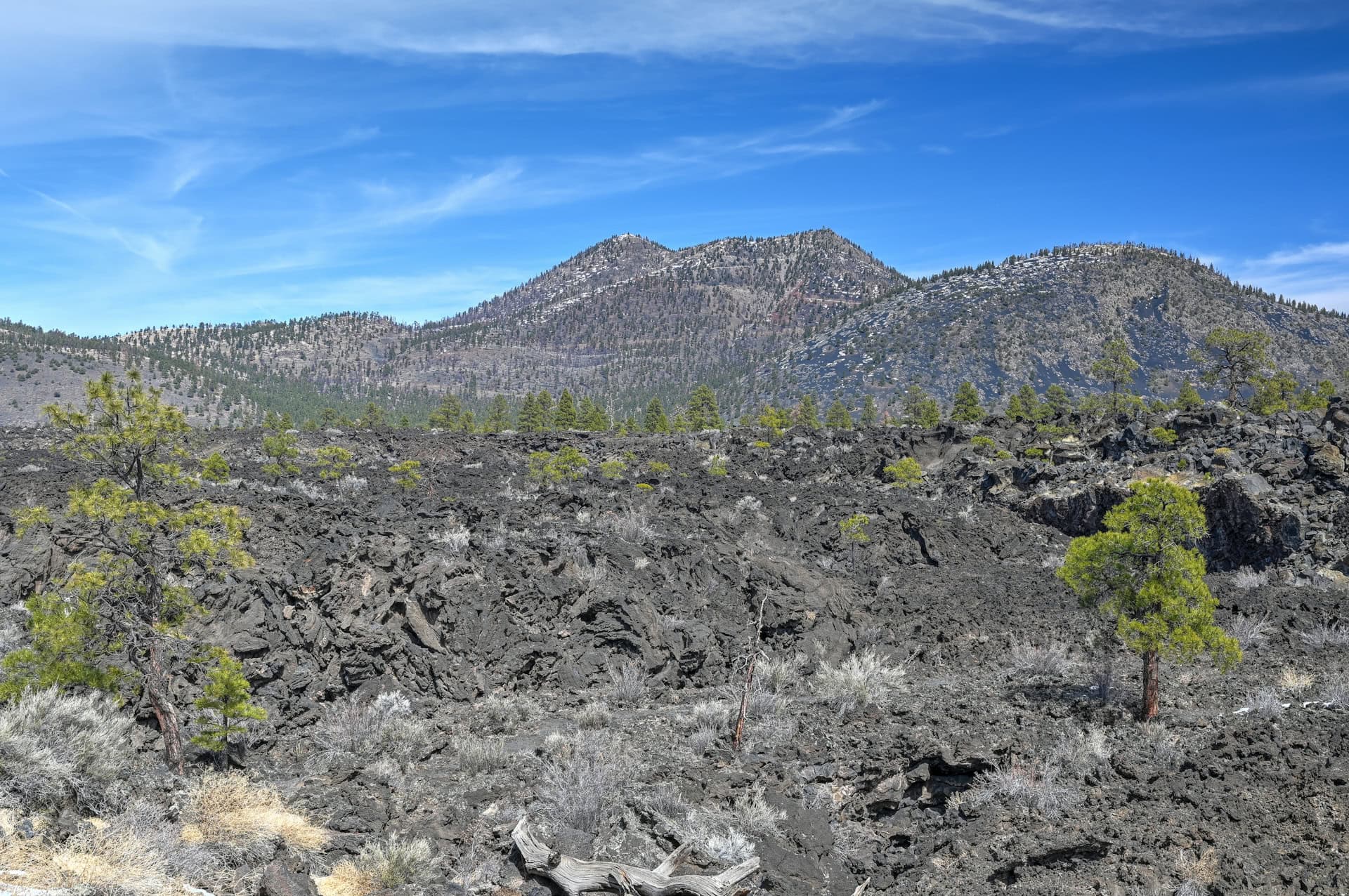 hiking trails in sunset crater volcano national monument