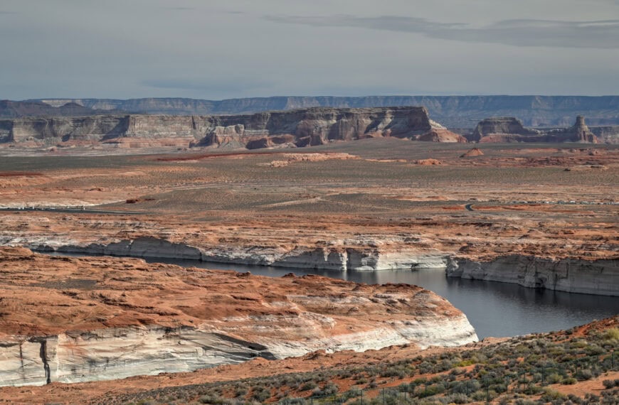 lake powell from Grandview Overlook in page