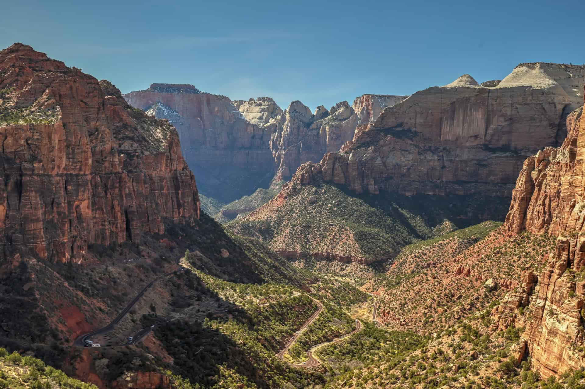 hiking the canyon overlook trail in zion