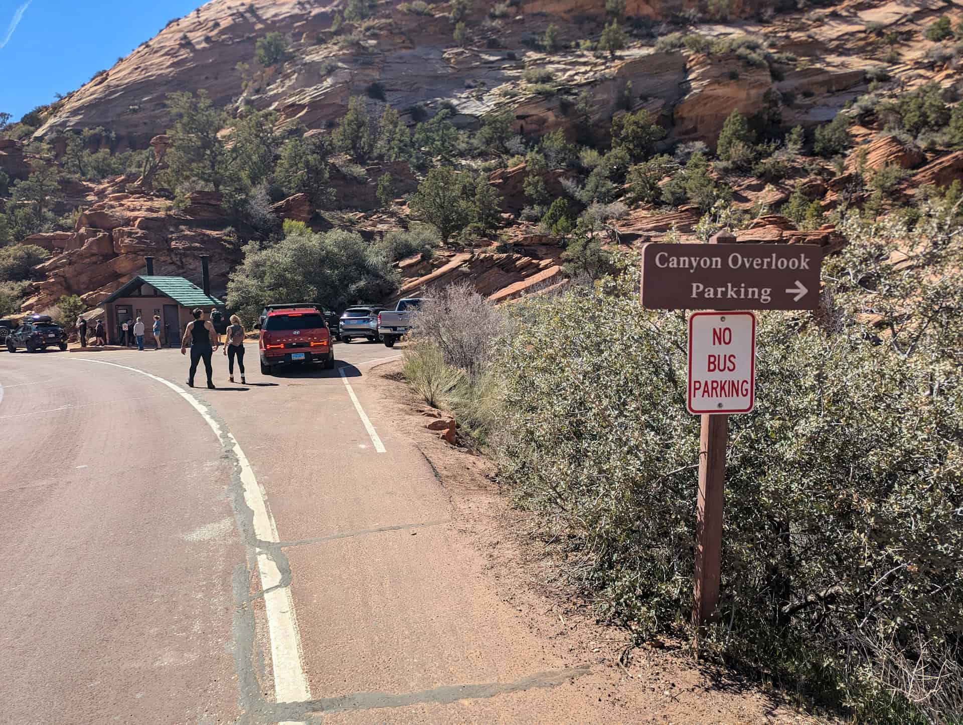 canyon overlook trail parking lot