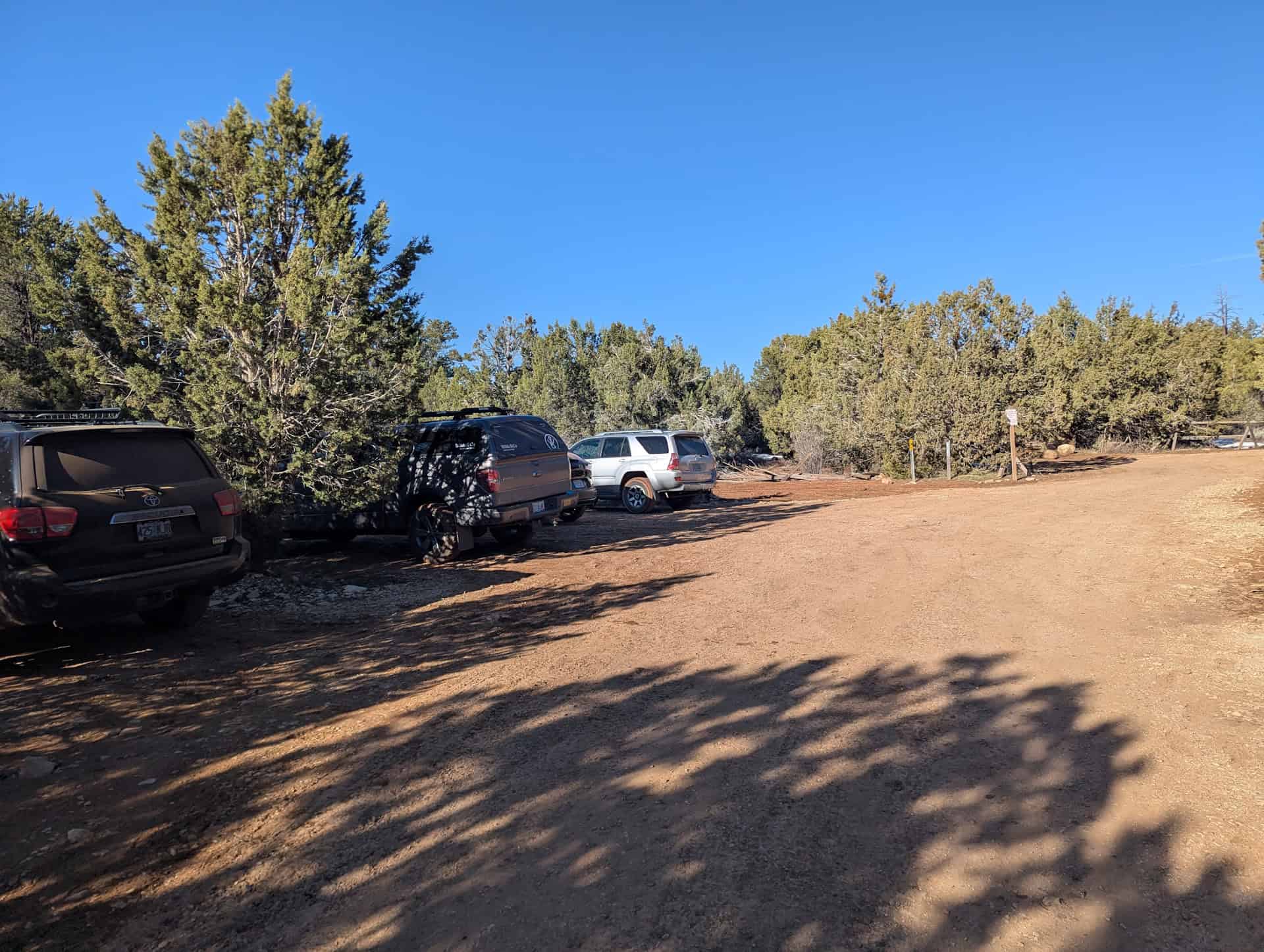 parking at East Mesa trailhead