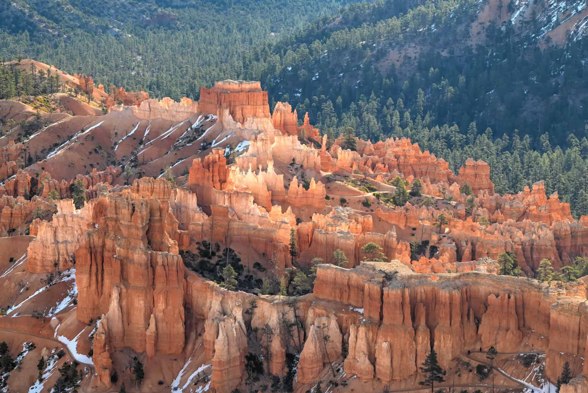 view of the amphitheater from inspiration point in bryce canyon