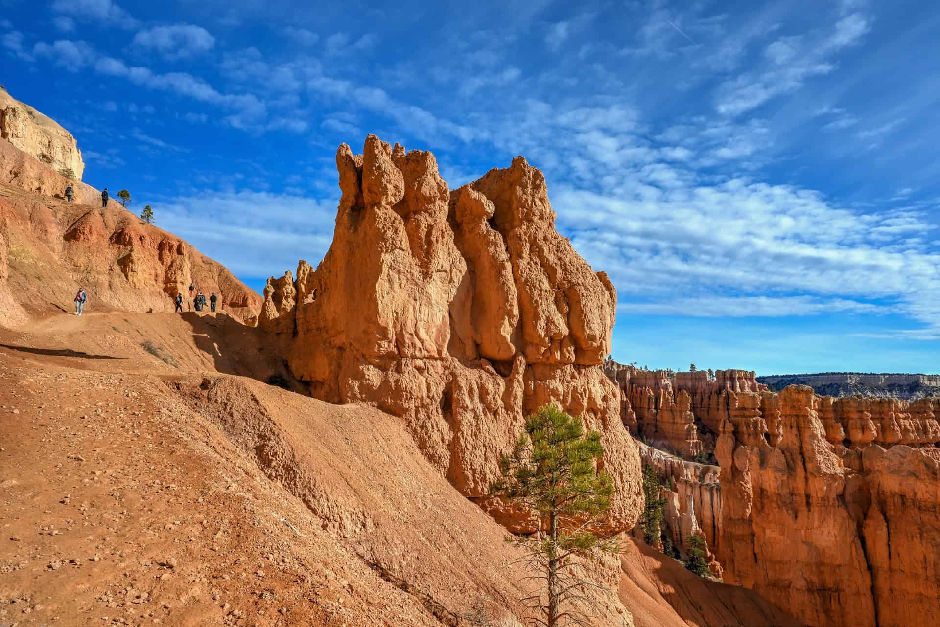 navajo loop trail in bryce canyon national park