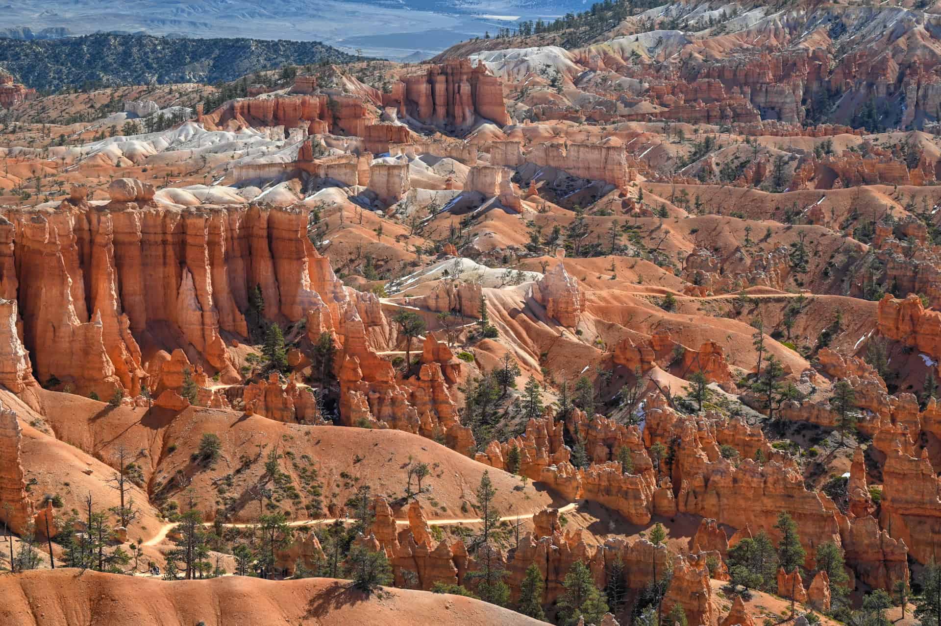 rim trail between sunrise and sunset points