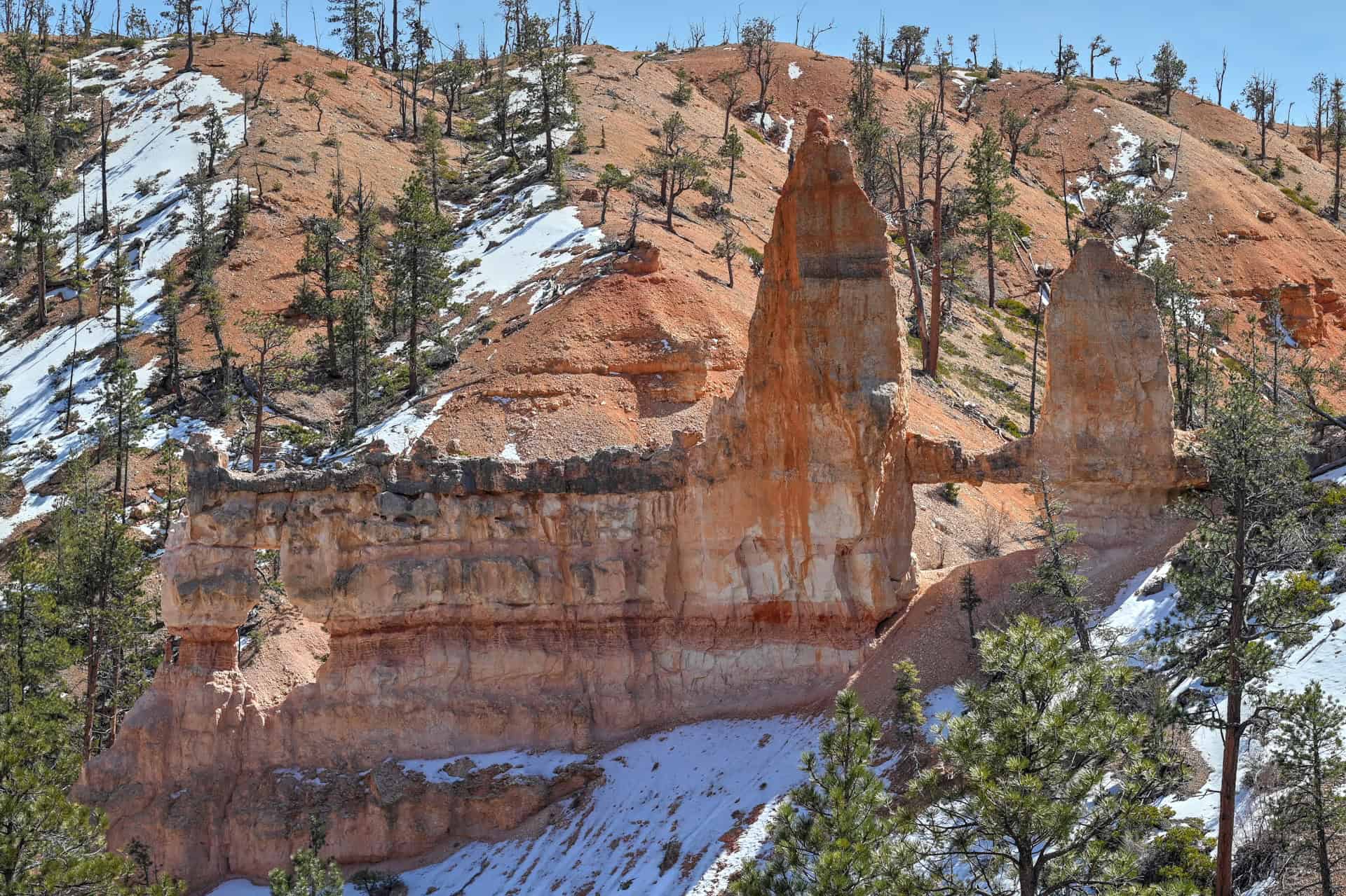tower bridge rock formation in bryce canyon