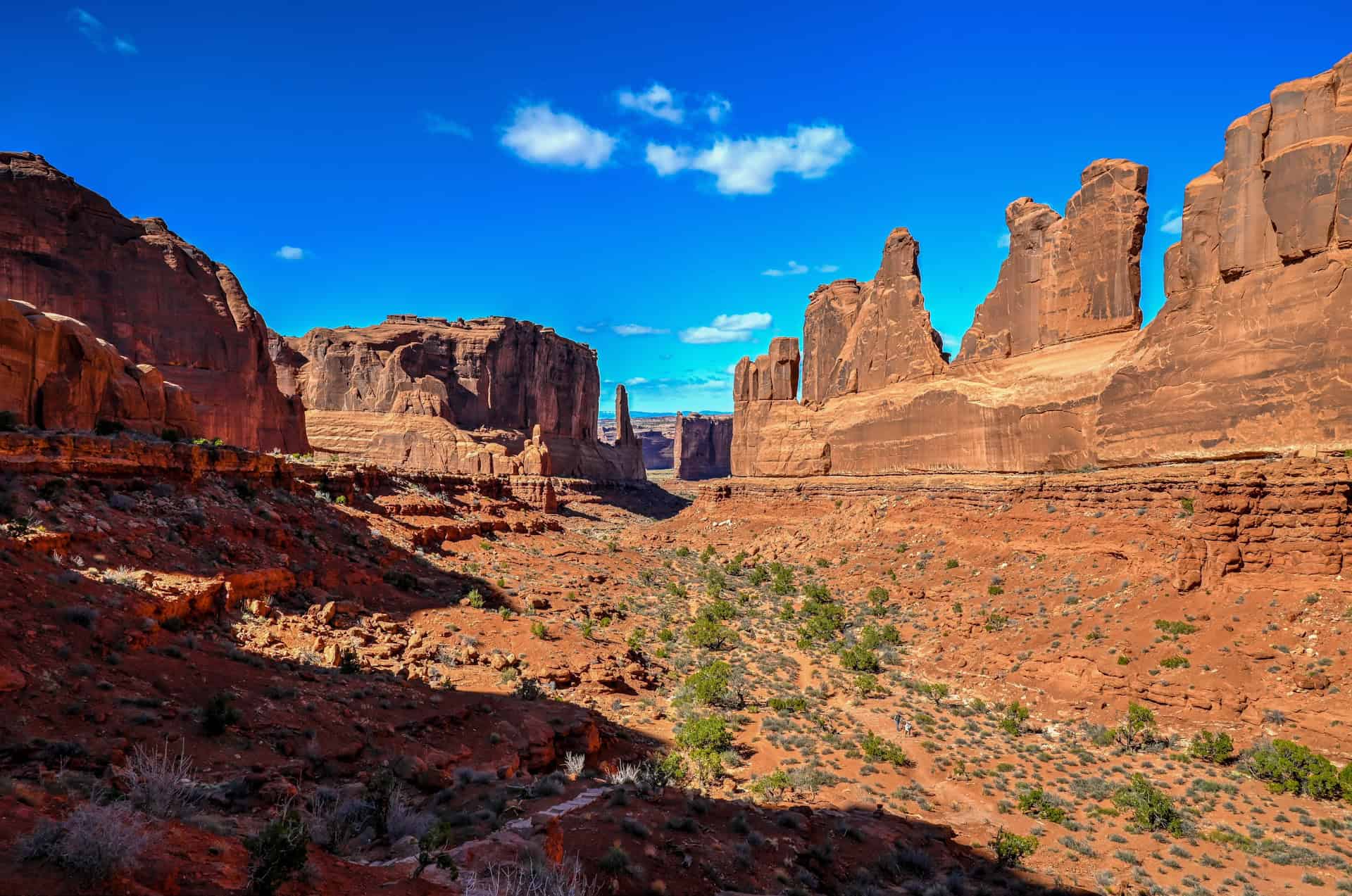 park avenue viewpoint in arches national park
