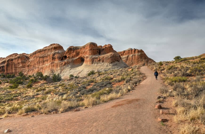 devil's garden trail in arches national park