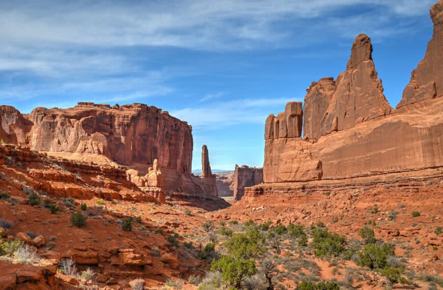 park avenue trail in arches