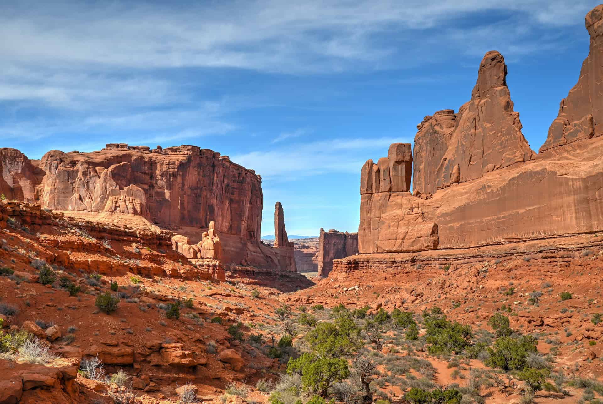 park avenue trail in arches