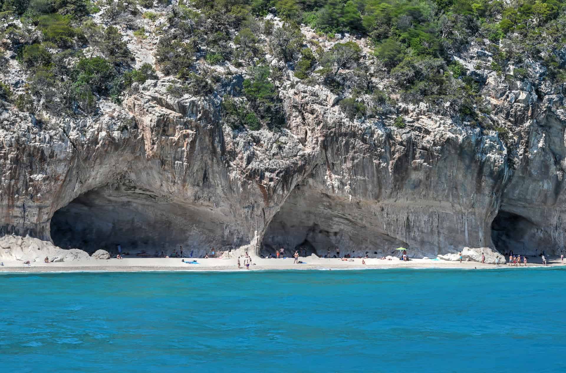 cala luna caves