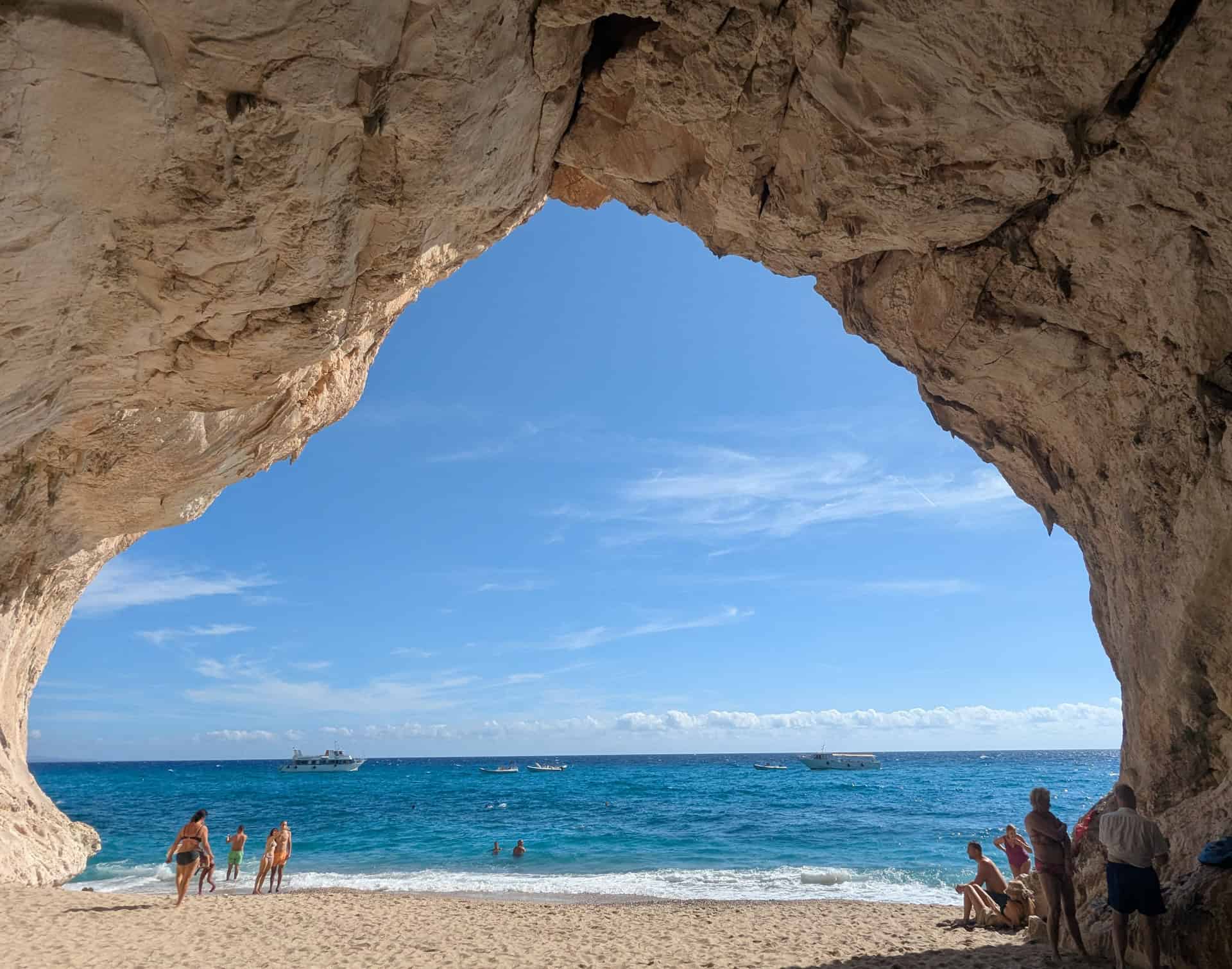 cala luna caves
