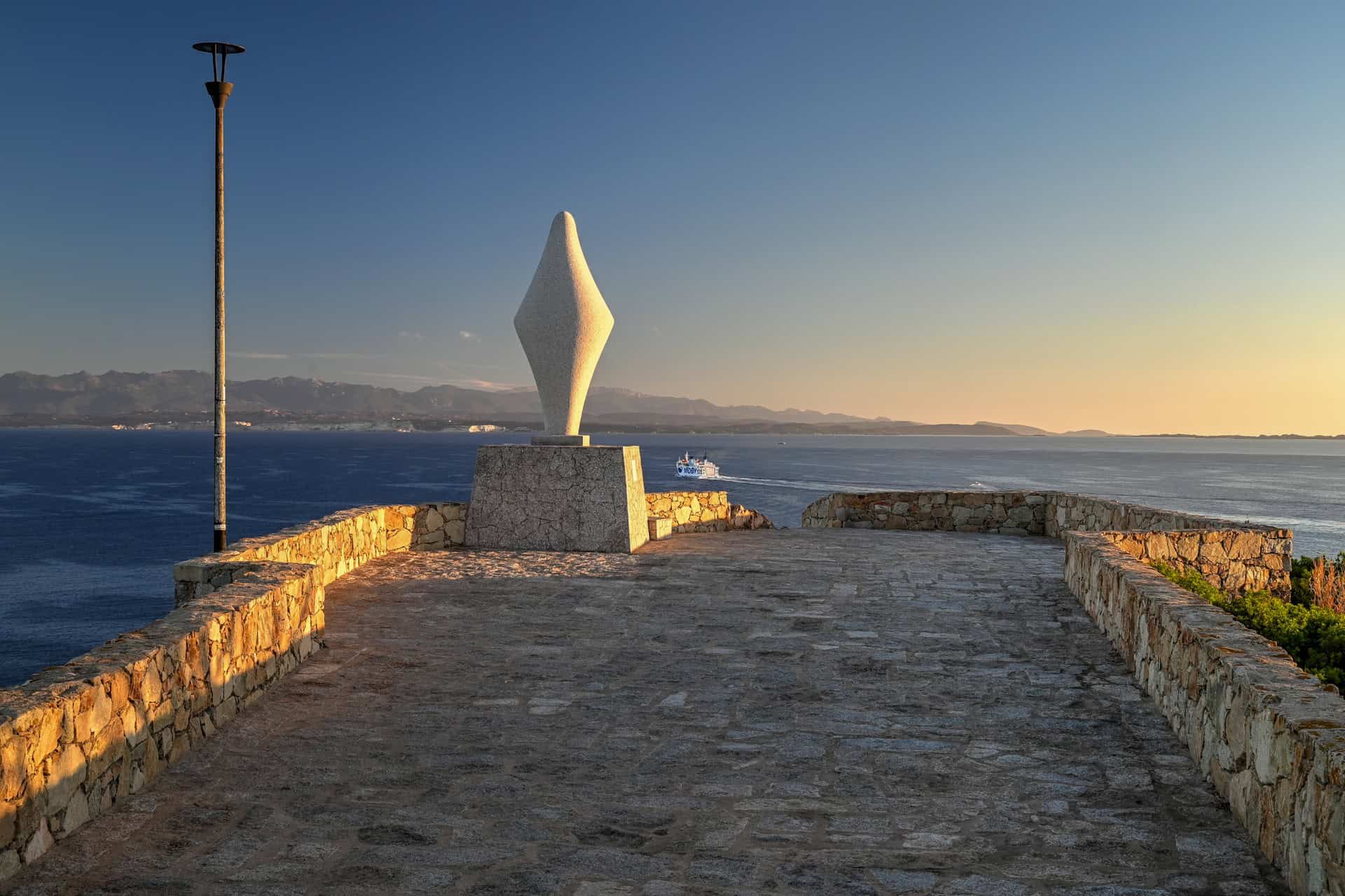 Percorso Panoramico in  the Longonsardo Promontory (Punta Falcone)