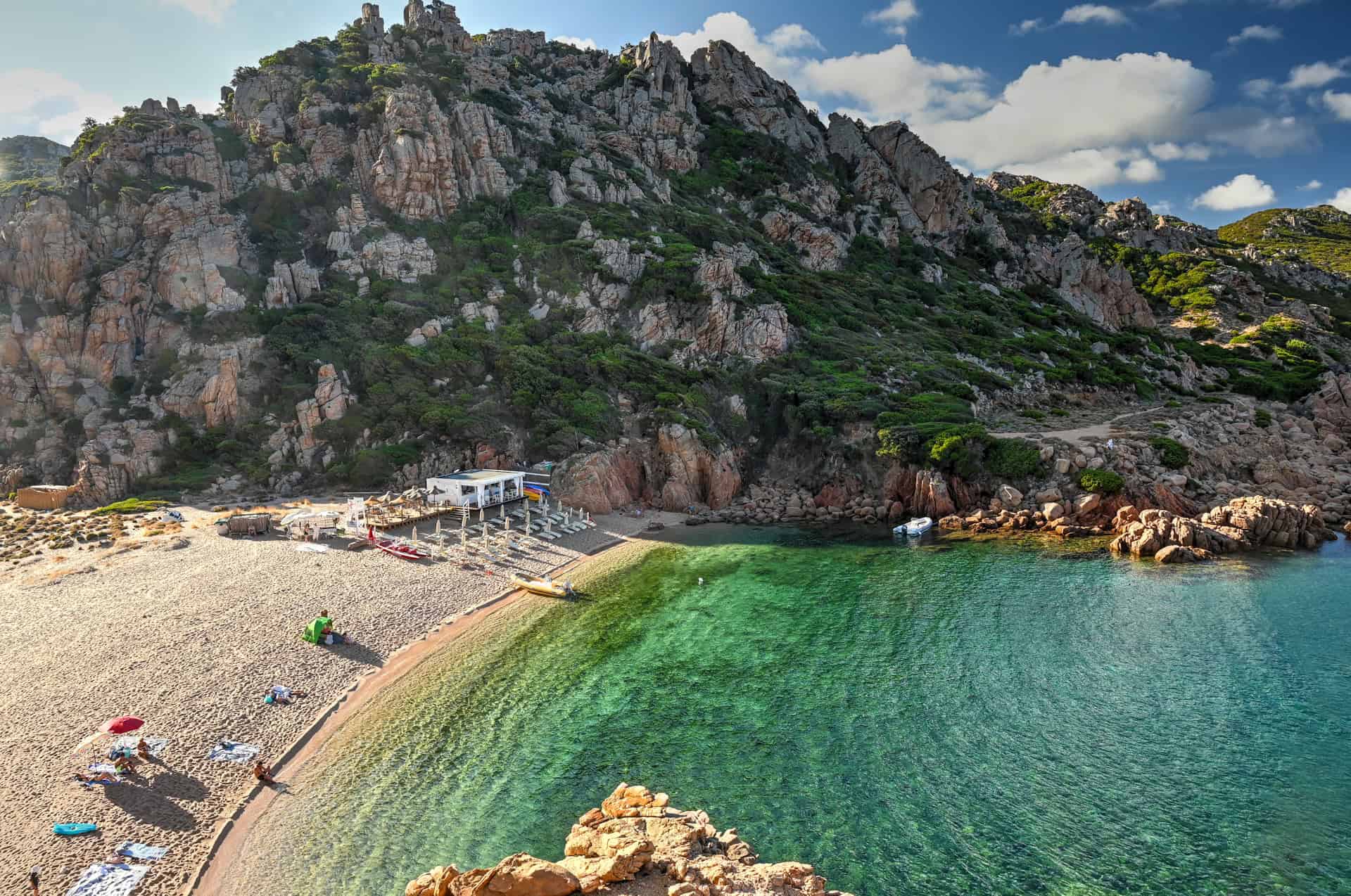 Spiaggia di Cala Li Cossi in sardinia